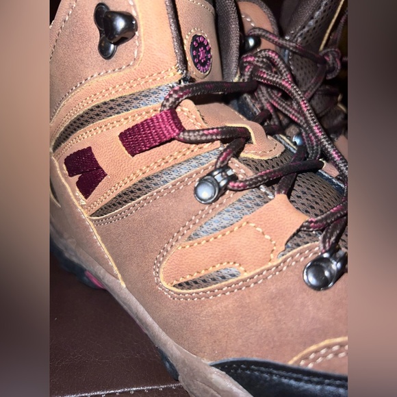 Stone Canyon Boots - Picture 2 of 5